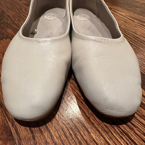 Womens massimo dutti ivory/ stone colour  leather flats size 36 light comfy - Picture 4 of 7